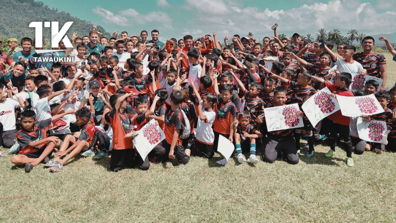 Pemain Sabah FC Diserbu Pelatih Bola Sepak Cilik Di Tawau